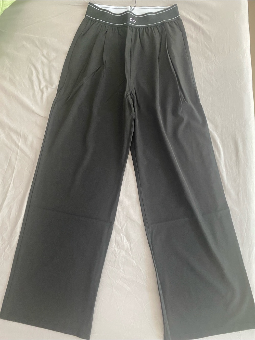 ALO Yoga Black Women’s Wide-Leg Lounge Pants with Logo Waistband